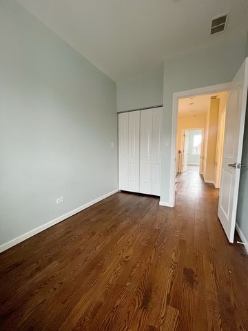 3527 S Parnell Avenue A, Chicago, IL 60609