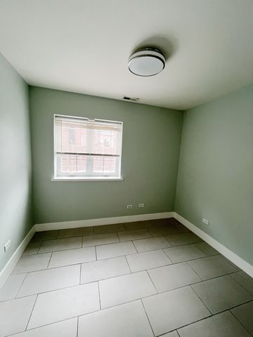 3527 S Parnell Avenue A, Chicago, IL 60609