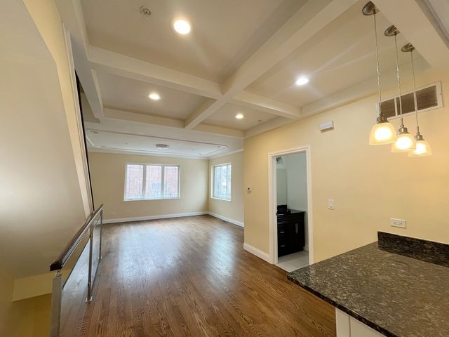 3527 S Parnell Avenue A, Chicago, IL 60609