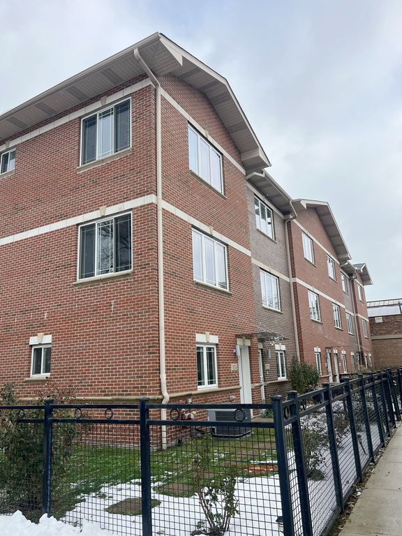 3527 S Parnell Avenue A, Chicago, IL 60609