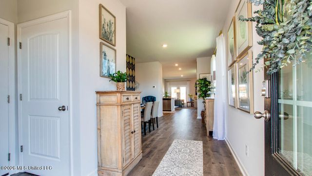 51 Sealy Drive, Byhalia, MS 38611