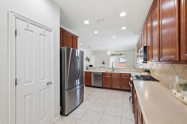 334 Cascata Drive, Frisco, TX 75036