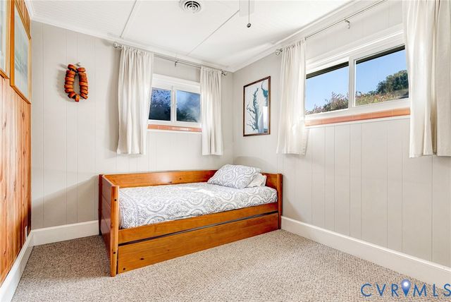 700 W Riverside Dr, Lanexa, VA 23089