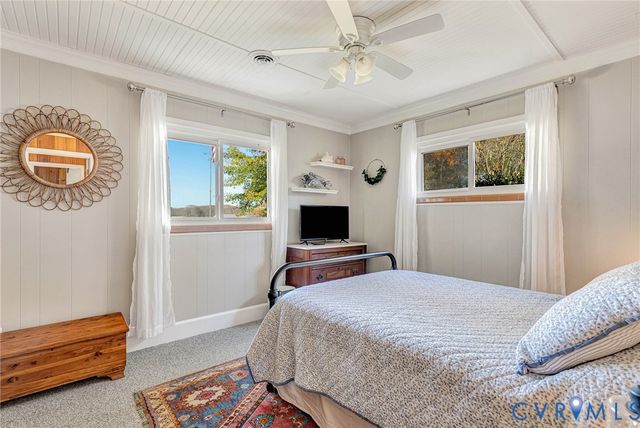 700 W Riverside Dr, Lanexa, VA 23089