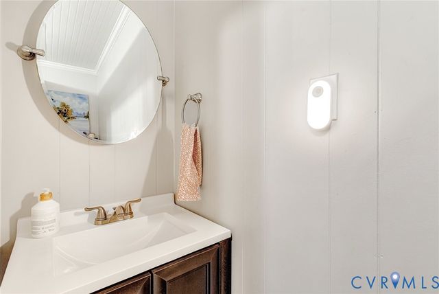 700 W Riverside Dr, Lanexa, VA 23089