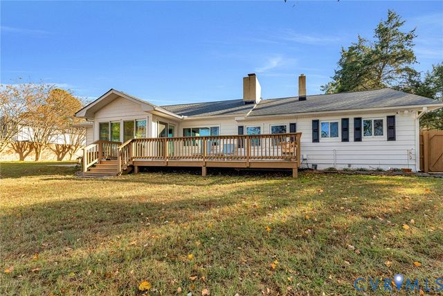 700 W Riverside Dr, Lanexa, VA 23089