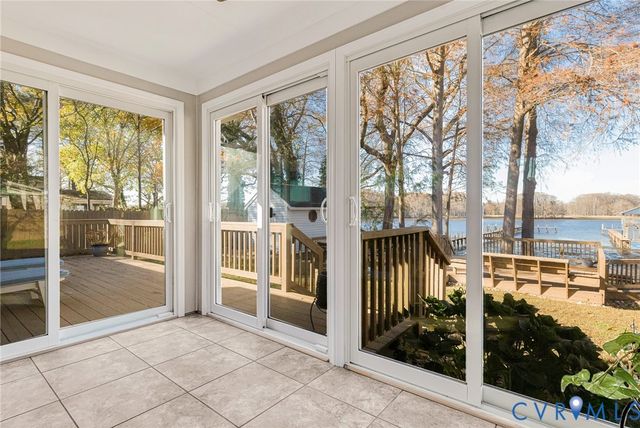 700 W Riverside Dr, Lanexa, VA 23089