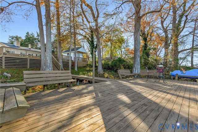 700 W Riverside Dr, Lanexa, VA 23089