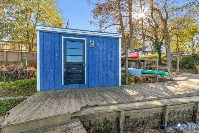 700 W Riverside Dr, Lanexa, VA 23089