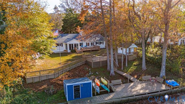 700 W Riverside Dr, Lanexa, VA 23089