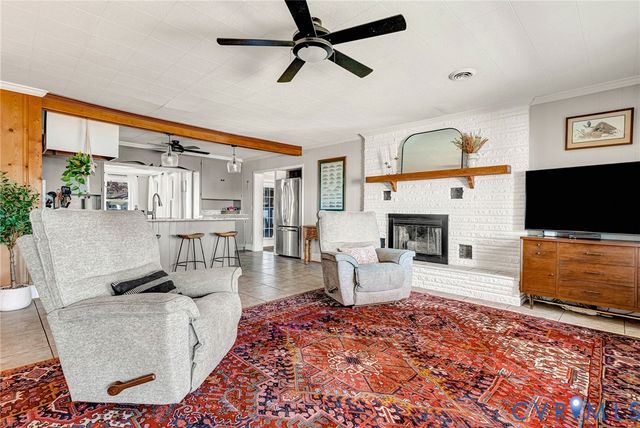 700 W Riverside Dr, Lanexa, VA 23089