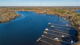 700 W Riverside Dr, Lanexa, VA 23089