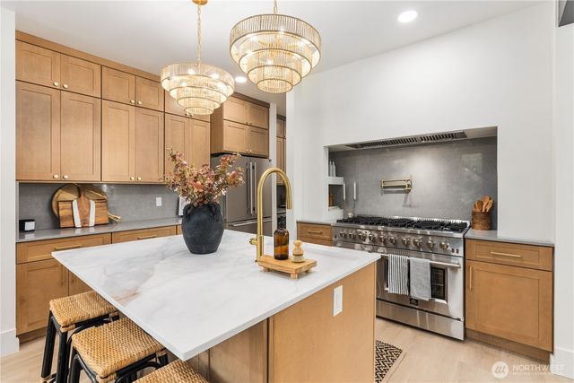 829 27th Avenue, Seattle, WA 98122