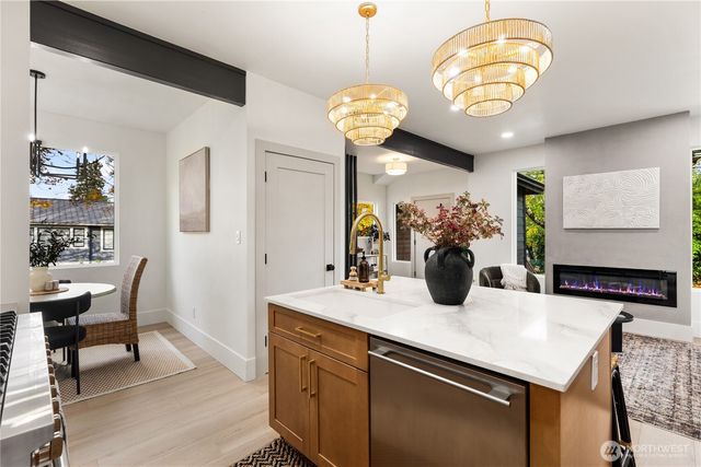 829 27th Avenue, Seattle, WA 98122