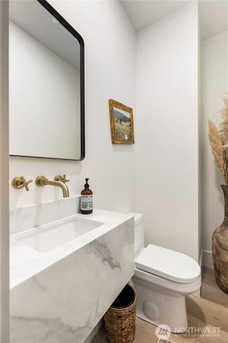 829 27th Avenue, Seattle, WA 98122