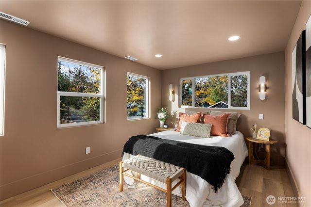 829 27th Avenue, Seattle, WA 98122