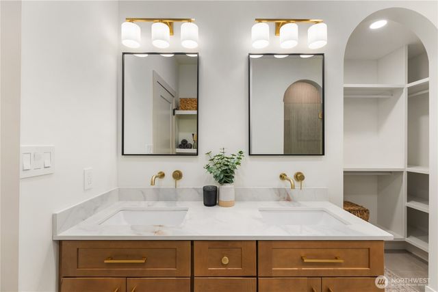 829 27th Avenue, Seattle, WA 98122