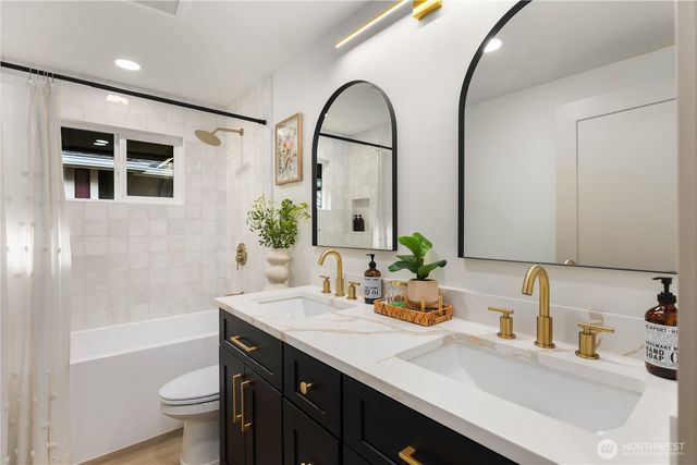 829 27th Avenue, Seattle, WA 98122