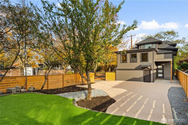 829 27th Avenue, Seattle, WA 98122