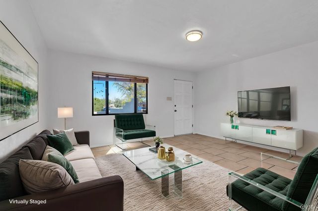 2430 Palomas Drive NE, Albuquerque, NM 87110