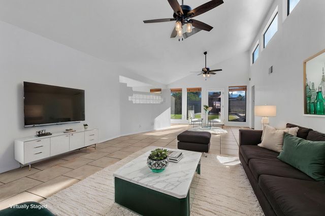 2430 Palomas Drive NE, Albuquerque, NM 87110
