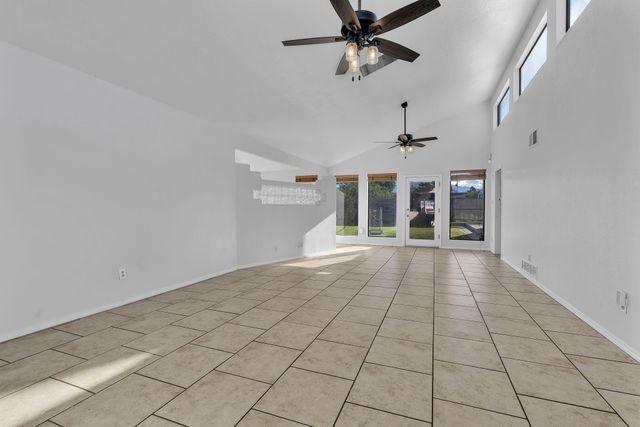 2430 Palomas Drive NE, Albuquerque, NM 87110