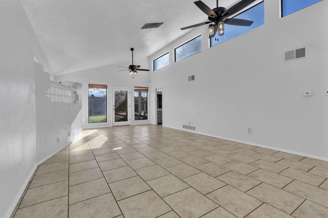 2430 Palomas Drive NE, Albuquerque, NM 87110