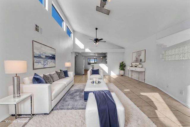 2430 Palomas Drive NE, Albuquerque, NM 87110