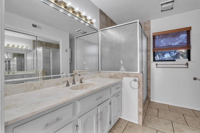 2430 Palomas Drive NE, Albuquerque, NM 87110