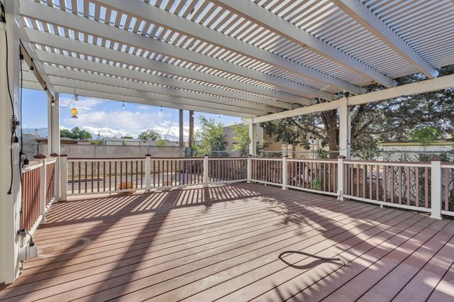 2430 Palomas Drive NE, Albuquerque, NM 87110
