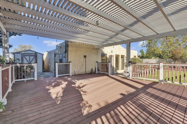 2430 Palomas Drive NE, Albuquerque, NM 87110