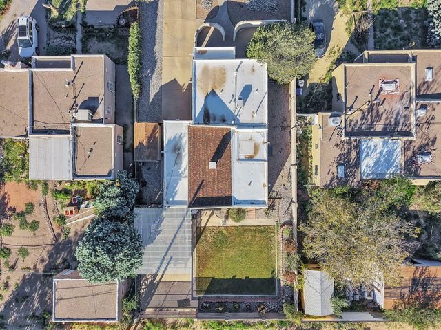 2430 Palomas Drive NE, Albuquerque, NM 87110
