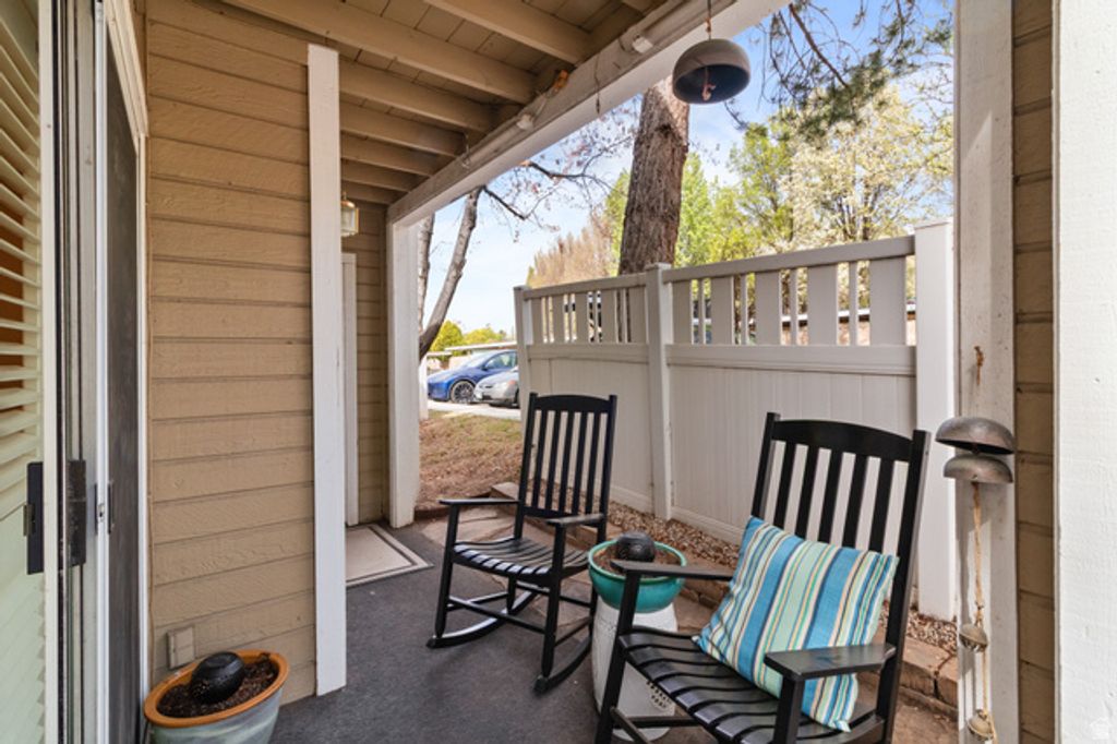 Image 5 of property listing at 1498 E FOXBORO DR #1, Salt Lake City, UT 84106