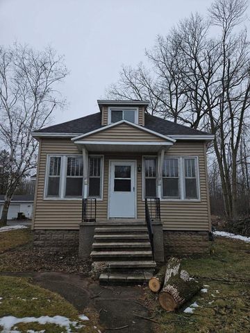4411 10TH STREET, Menominee, MI 49858