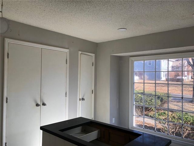 6012 Woodside Avenue, Kansas City, MO 64133