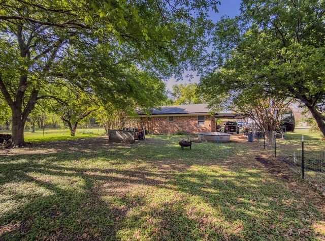 501 W Washington Avenue, Whitney, TX 76692
