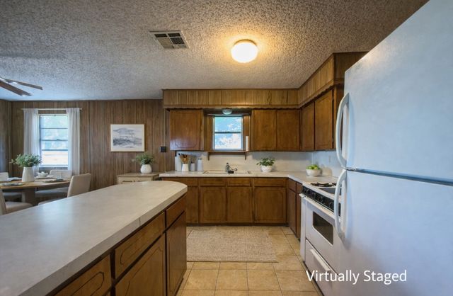 501 W Washington Avenue, Whitney, TX 76692