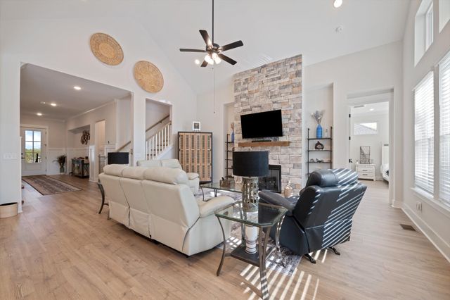 7231 Richvale Dr, Fairview, TN 37062