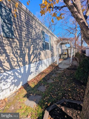 107 TRAILWAY RD, Middle River, MD 21220