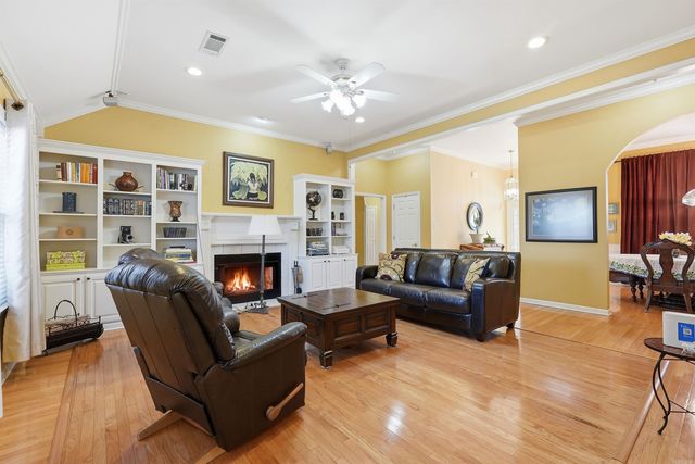 24 Eagle Nest Court, Little Rock, AR 72210