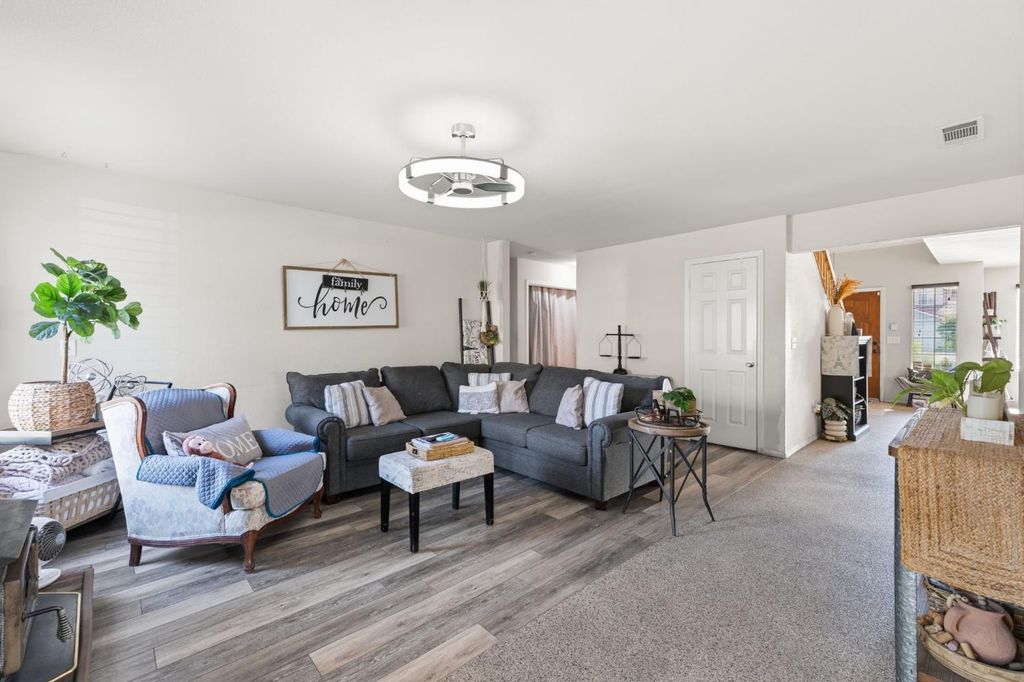 Image 11 of property listing at 2670 Bliss Avenue, Clovis, CA 93611