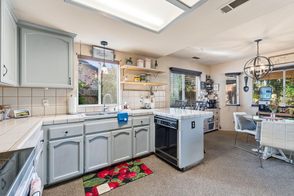 Image 13 of property listing at 2670 Bliss Avenue, Clovis, CA 93611