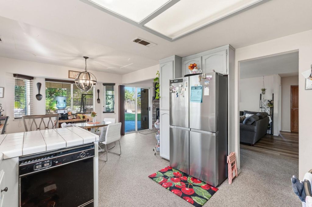 Image 14 of property listing at 2670 Bliss Avenue, Clovis, CA 93611