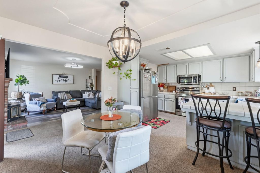 Image 15 of property listing at 2670 Bliss Avenue, Clovis, CA 93611