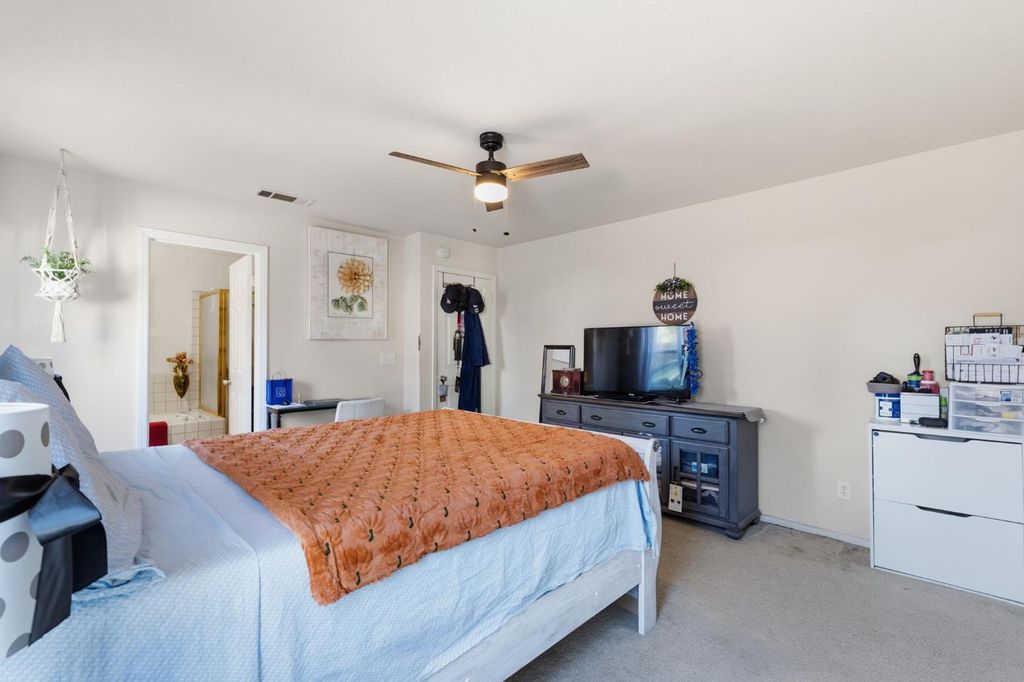 Image 18 of property listing at 2670 Bliss Avenue, Clovis, CA 93611