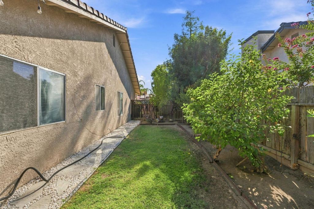 Image 27 of property listing at 2670 Bliss Avenue, Clovis, CA 93611