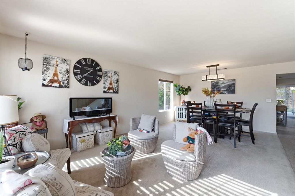 Image 3 of property listing at 2670 Bliss Avenue, Clovis, CA 93611