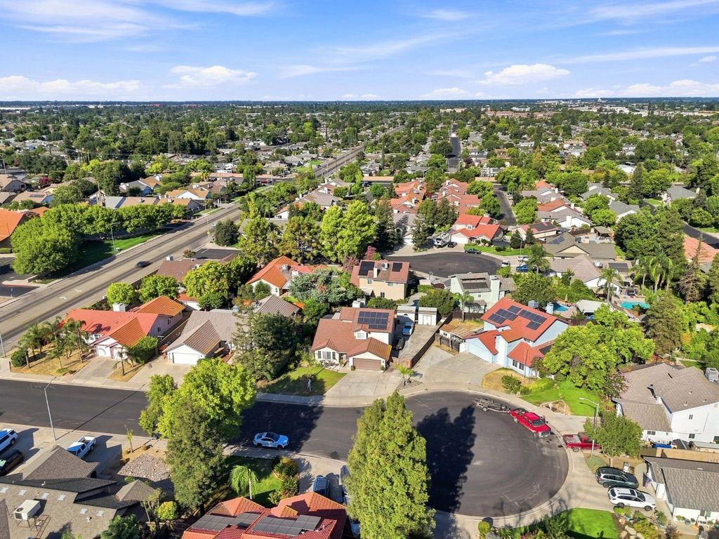 Image 35 of property listing at 2670 Bliss Avenue, Clovis, CA 93611