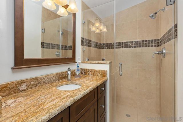 6130 Howell Dr, La Mesa, CA 91942