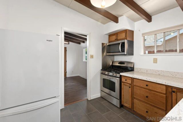 6130 Howell Dr, La Mesa, CA 91942